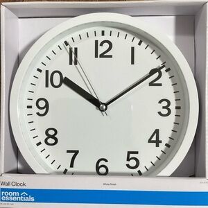 Room Essentials Classic Black and White Wall‎ Clock